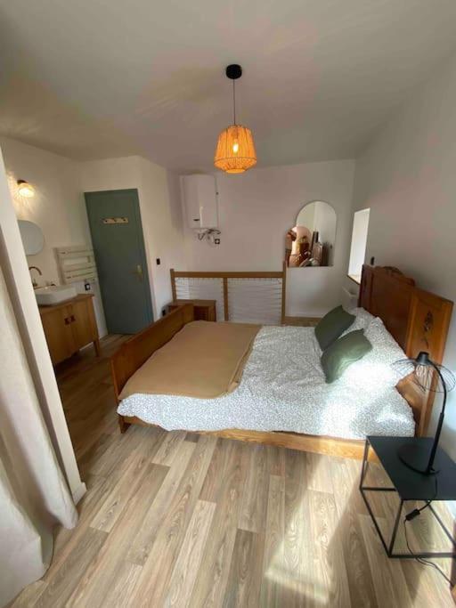 Petite Maison De Village Ebreuil Екстер'єр фото
