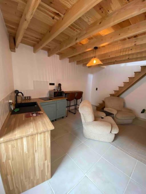 Petite Maison De Village Ebreuil Екстер'єр фото